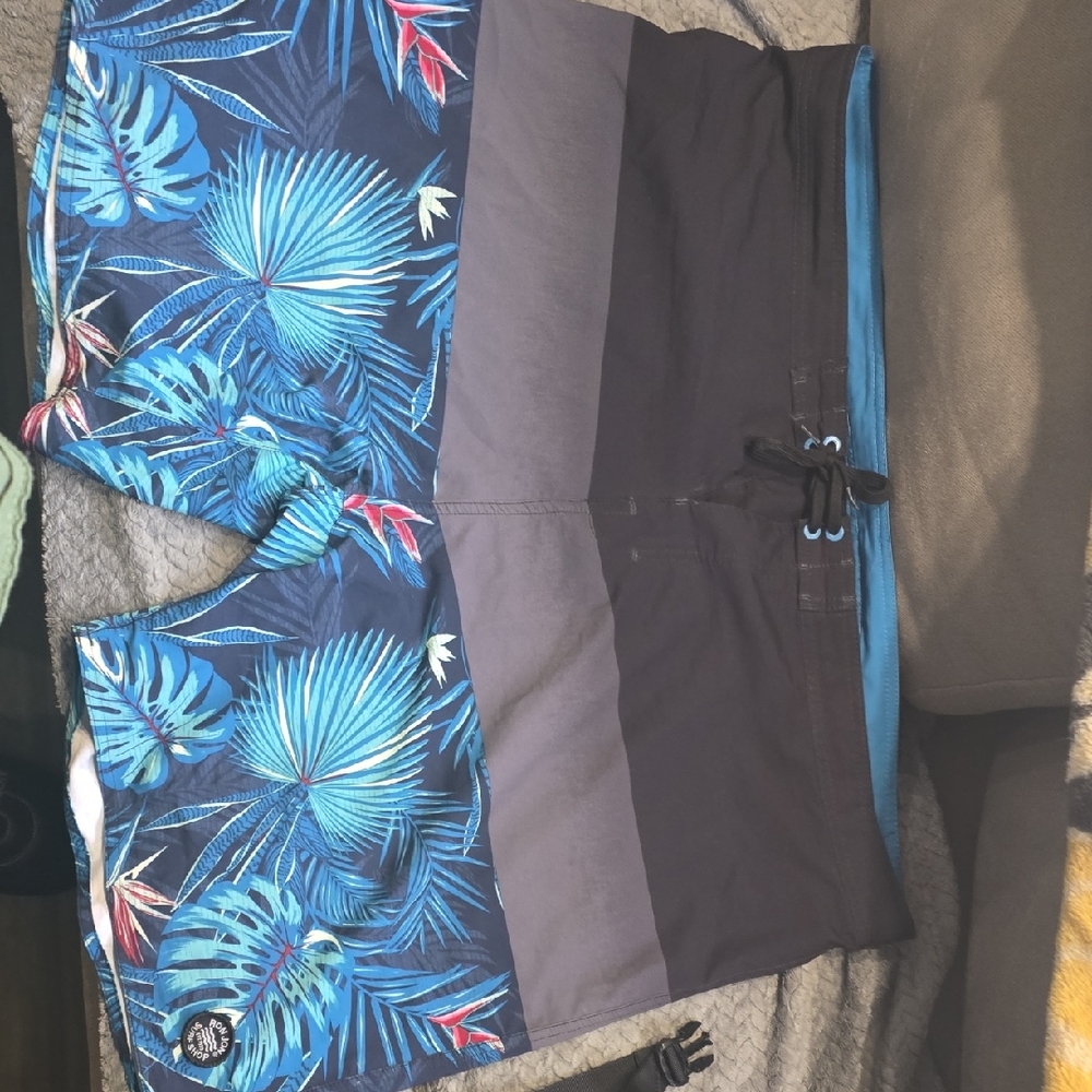 Ron Jon Blue and Red Leaf Pattern Shorts